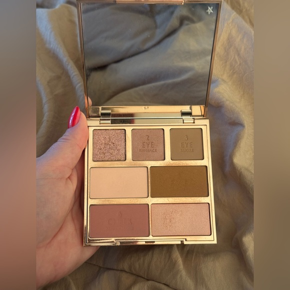Charlotte Tilbury Instant Look in a Palette - Picture 3 of 4